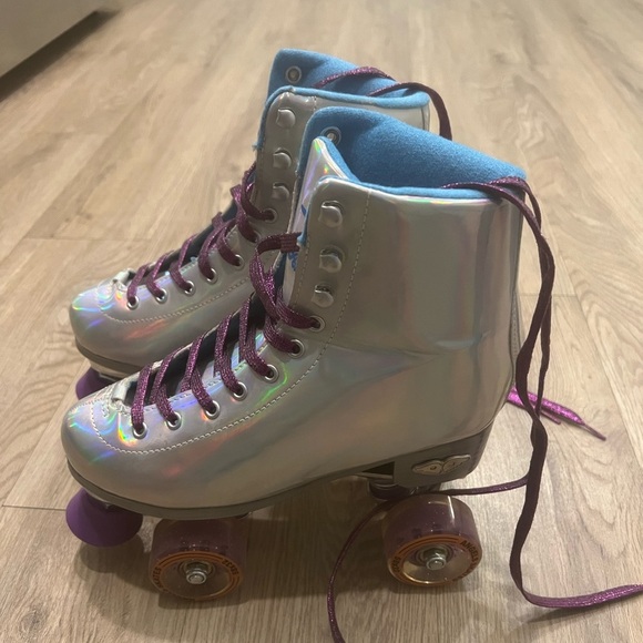 Angel’s Skates 
Purple Rain Size 7 - Picture 4 of 7